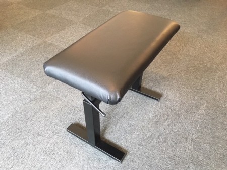 Piano og flygel-benk med gass-løft og hendel