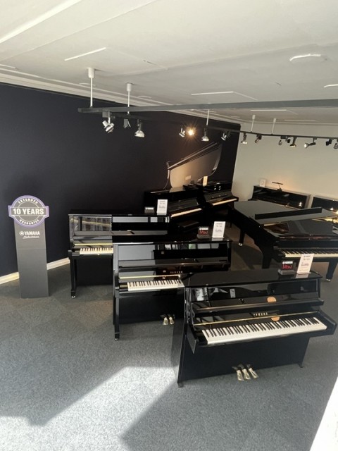 Hele B-serien klar for prøvespill i Bergen Pianoforretning - Komediebakken 9.