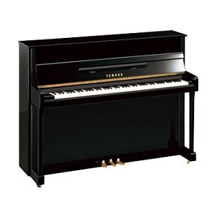 Yamaha, mod. b2ePE, sort polert