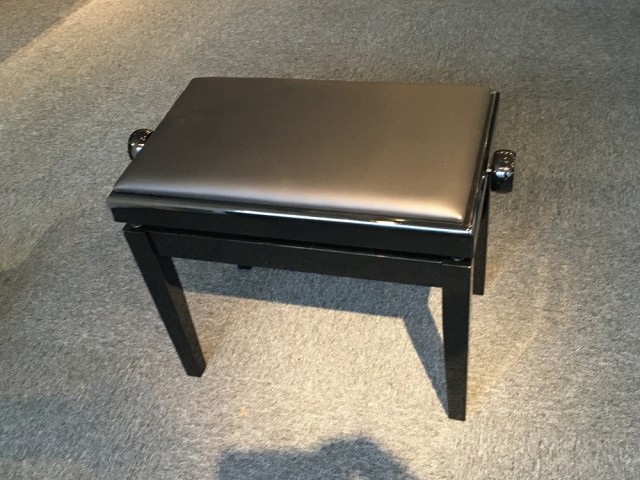 Mod. KD20 PE, sort blank med eco-vinyl sete