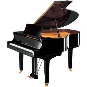Yamaha, mod. GC1 PE, sort polert